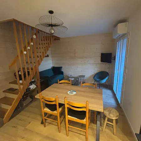 Emplacement Ideal Refait A Neuf Ideal 4 Personnes Possible Jusqu A 6 Lejlighed