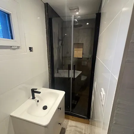 Emplacement Ideal Refait A Neuf Ideal 4 Personnes Possible Jusqu A 6 * Vielle-Aure